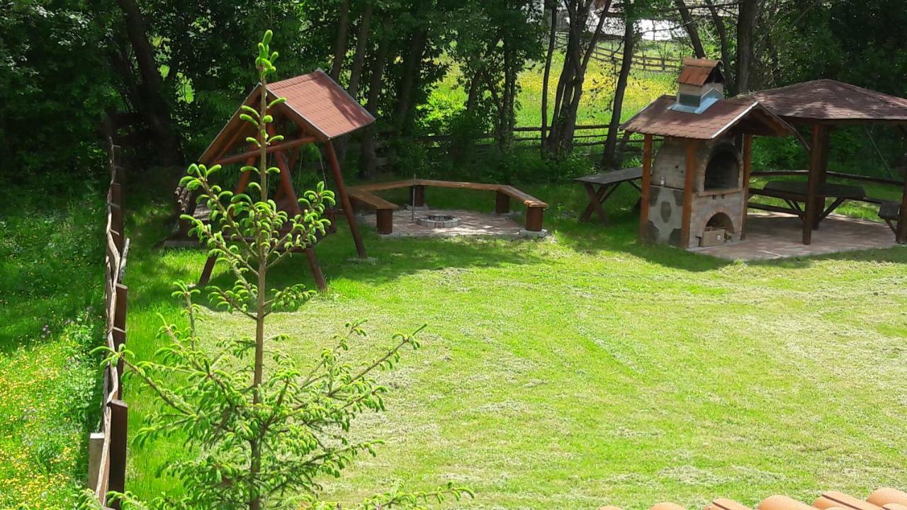 Hunor-Magor Vendégház Izvoare  Extérieur photo